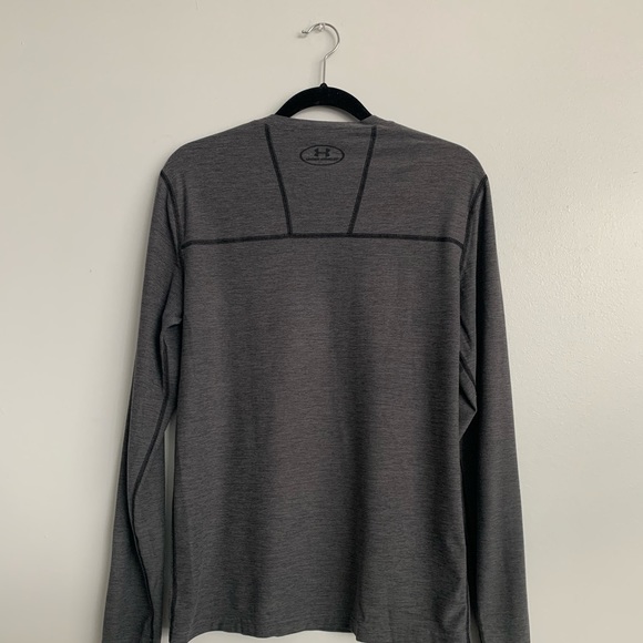 Under Armour Workout Shirt - Picture 4 of 4